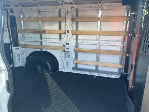 Used 2025 RAM ProMaster 2500 w/ U-Haul Equipment Group FWD image 25