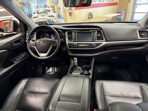 Used 2019 Toyota Highlander Limited Platinum image 26