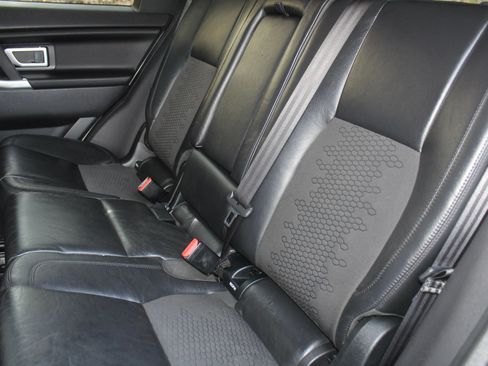 Used 2017 Land Rover Discovery Sport SE AWD/4WD image 13