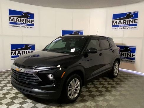 Used 2024 Chevrolet TrailBlazer LS w/ LS Convenience Package AWD/4WD image 6