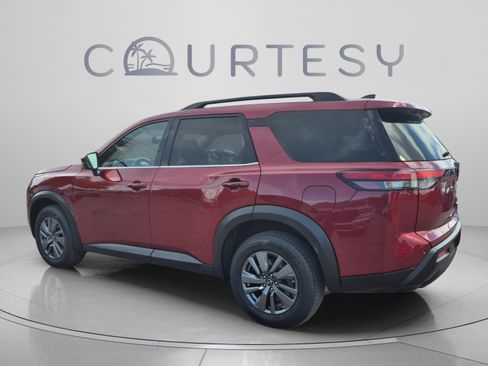 Certified 2024 Nissan Pathfinder SV AWD/4WD image 5