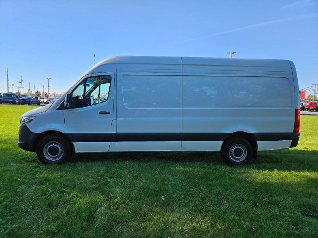 Used 2025 Mercedes-Benz Sprinter 2500 image 9