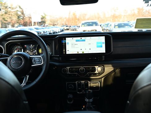 Used 2024 Jeep Wrangler High Altitude image 40