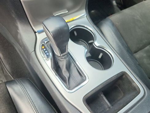 Used 2019 Jeep Grand Cherokee Altitude AWD/4WD image 24