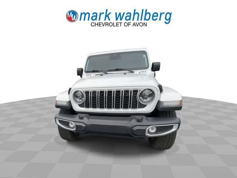 Used 2025 Jeep Wrangler Unlimited Sahara AWD/4WD image 4
