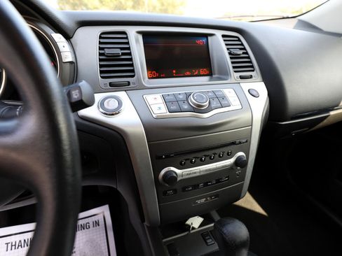 Used 2013 Nissan Murano S image 18