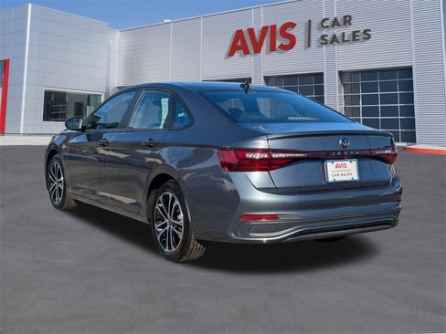 Used 2025 Volkswagen Jetta Sport image 9