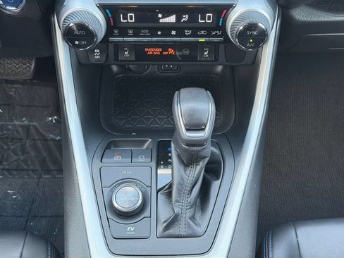 Used 2019 Toyota RAV4 XSE AWD/4WD image 12