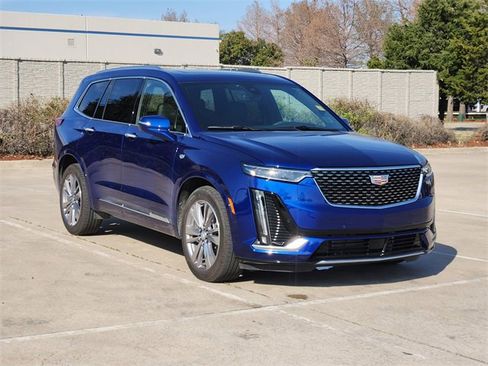 Used 2023 Cadillac XT6 Premium Luxury w/ Technology Package image 3