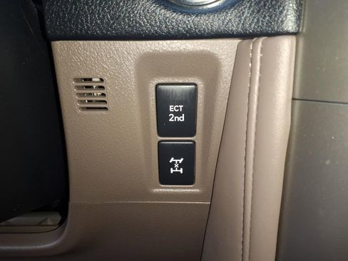 Used 2021 Lexus GX 460 Premium w/ Premium Package image 16