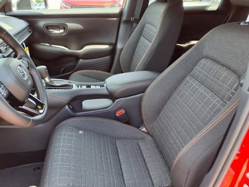 Certified 2025 Honda HR-V Sport image 17