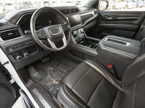 Used 2024 GMC Yukon XL Denali image 6