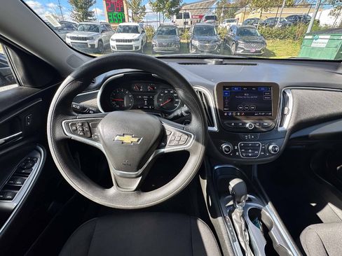 Used 2023 Chevrolet Malibu LT image 12