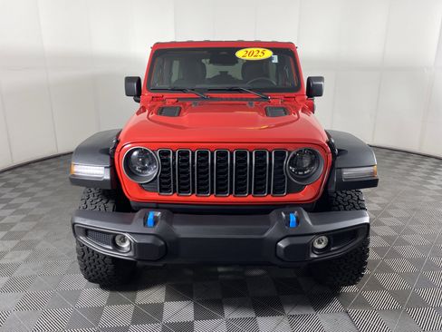 Used 2025 Jeep Wrangler Unlimited Rubicon 4xe w/ Convenience Group AWD/4WD image 11