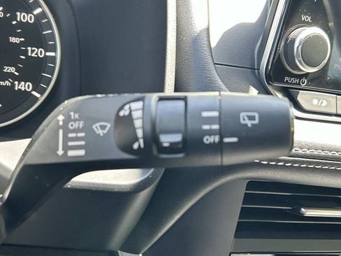 Used 2023 Nissan Rogue SV AWD/4WD image 30