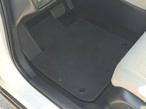 Used 2023 Honda HR-V LX image 31