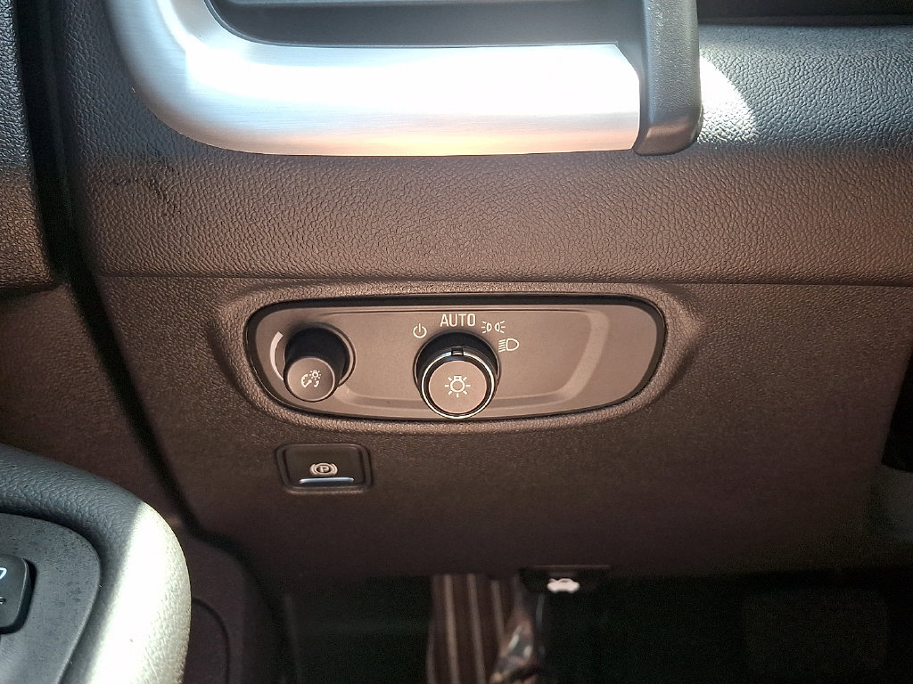Certified 2023 GMC Terrain SLE w/ Driver Convenience Package FWD image 22
