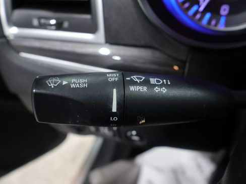 Used 2019 Chrysler 300 Touring image 38