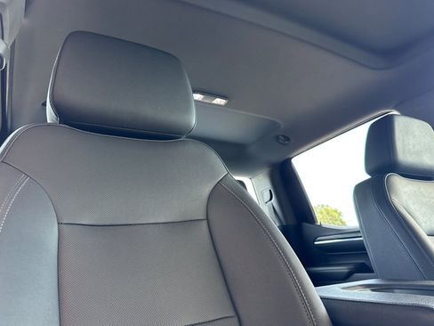 Used 2024 GMC Sierra 1500 SLT image 19