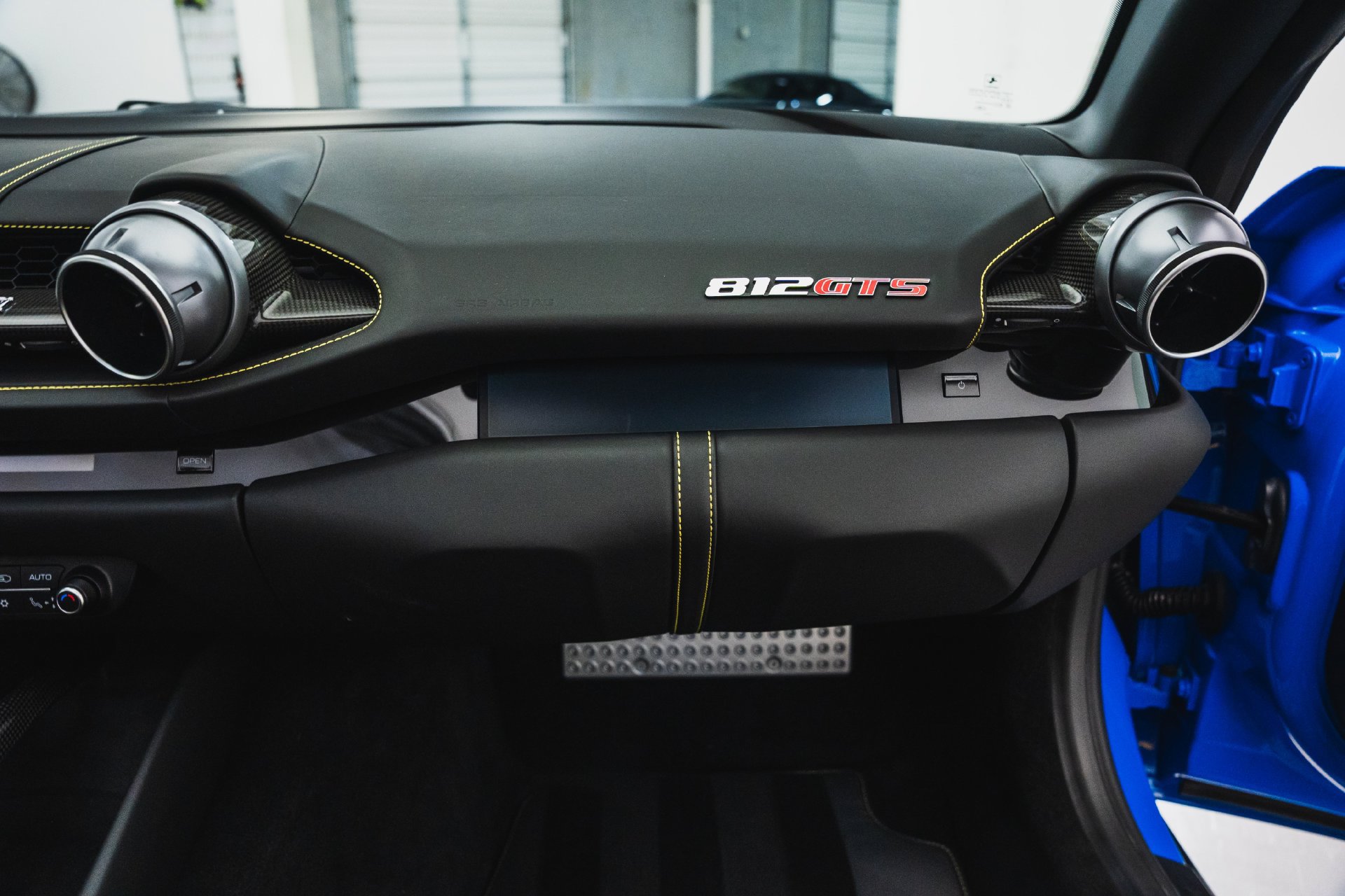 Used 2022 Ferrari 812 GTS RWD image 72