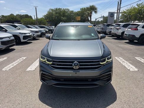 Used 2022 Volkswagen Tiguan SEL R-Line image 26