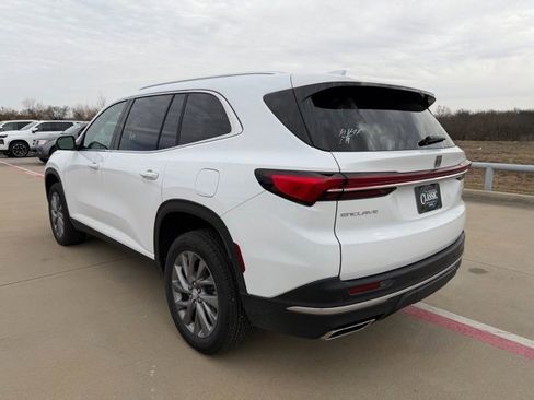 Used 2025 Buick Enclave Preferred image 5