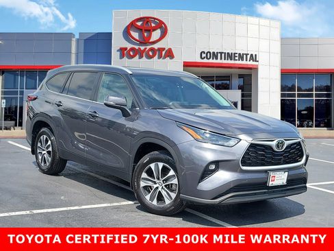 Certified 2025 Toyota Highlander XLE AWD/4WD image 1