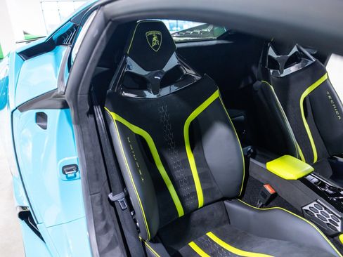 Used 2024 Lamborghini Huracan Tecnica RWD image 29
