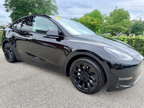 Used 2021 Tesla Model Y Long Range AWD/4WD image 2