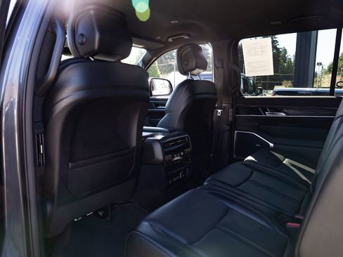 Used 2022 Jeep Wagoneer Series II AWD/4WD image 23