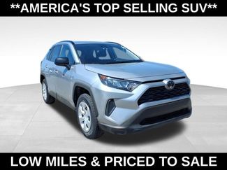 Used 2019 Toyota RAV4 LE w/ All Weather Liner Package video 2