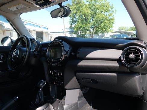 Used 2018 MINI Cooper 2-Door Hardtop FWD image 24