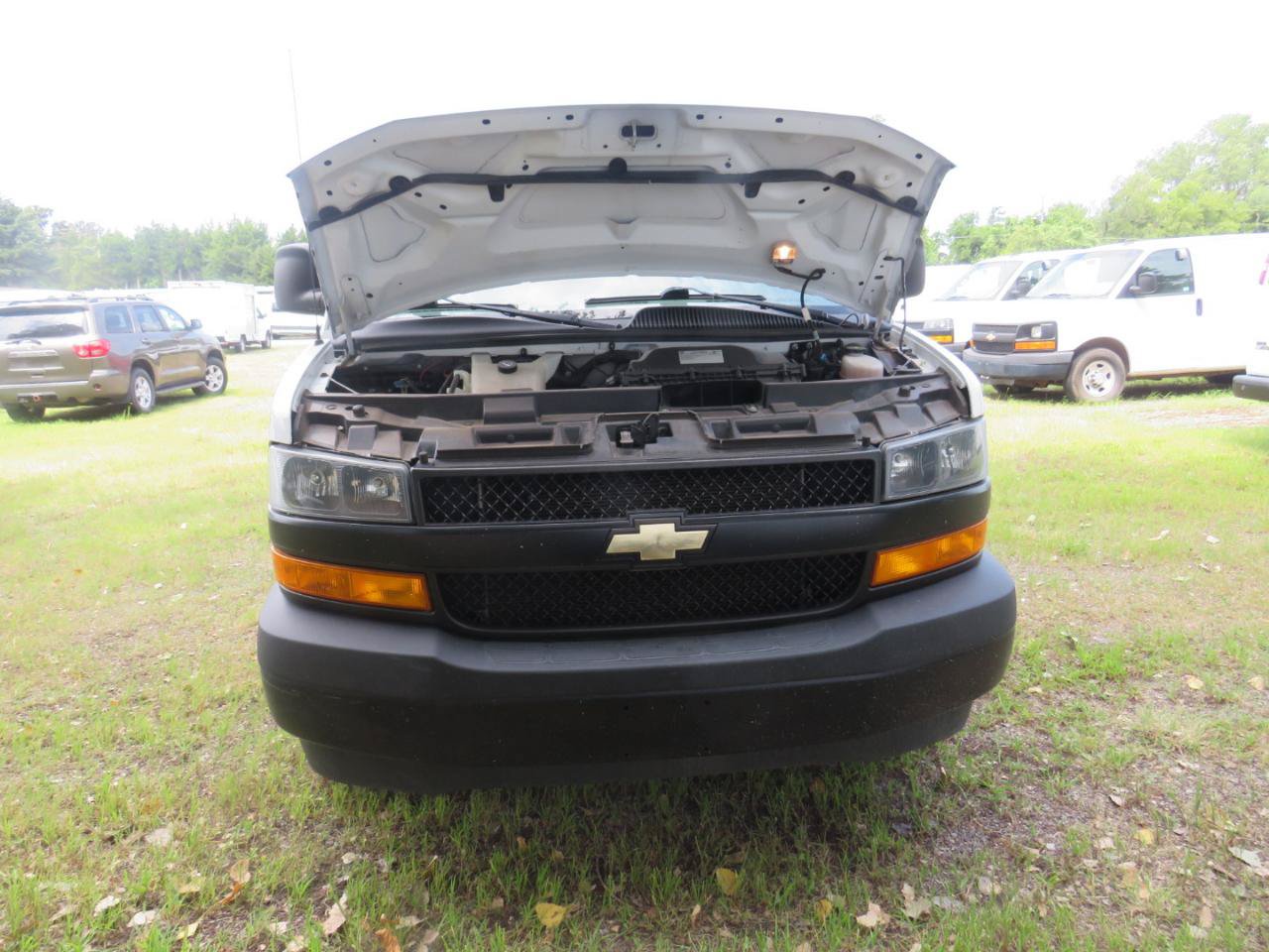 Used 2022 Chevrolet Express 2500 w/ Driver Convenience Package RWD image 10