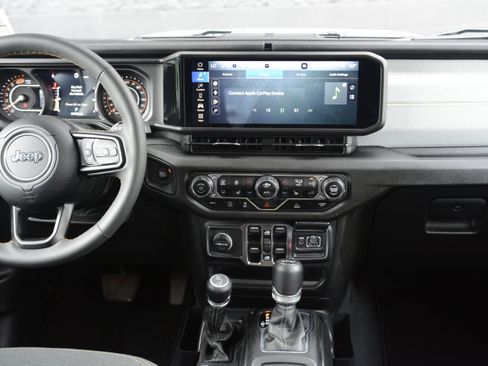 Used 2024 Jeep Wrangler Unlimited Sport AWD/4WD image 18