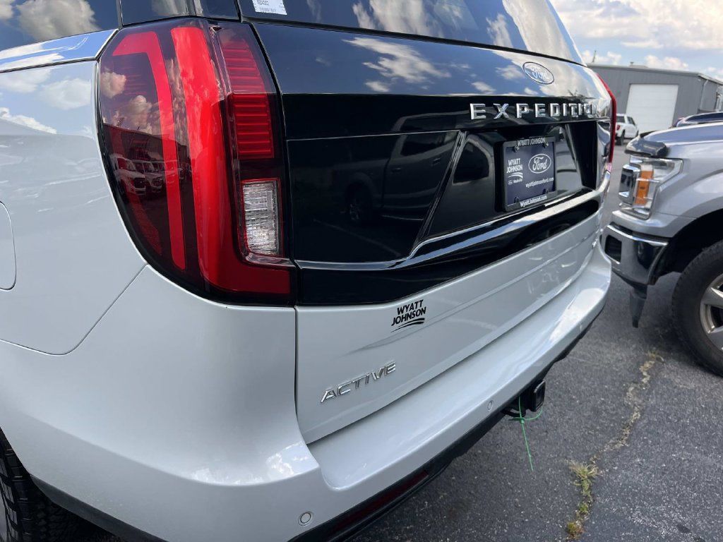 Certified 2025 Ford Expedition Max Active AWD/4WD image 12