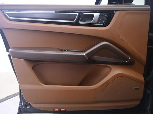 Certified 2023 Porsche Cayenne GTS AWD/4WD image 26