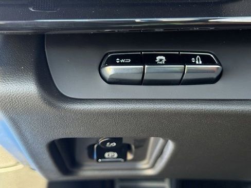 New 2026 Chevrolet Corvette E-Ray w/ Stealth Interior Trim Package image 24