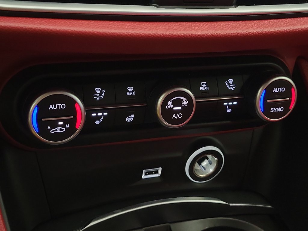 Used 2019 Alfa Romeo Stelvio AWD w/ Cold Weather Package image 21
