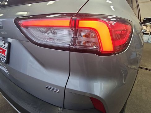Used 2021 Ford Escape SE FWD image 32