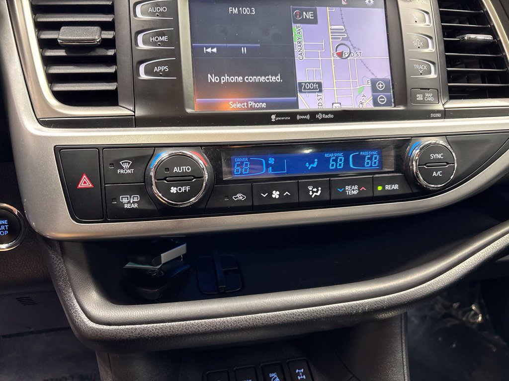 Used 2019 Toyota Highlander SE AWD/4WD image 23