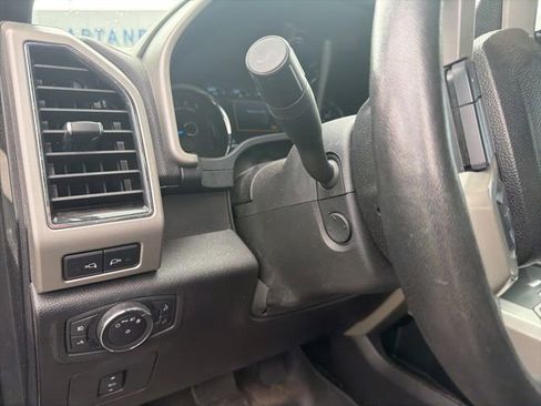 Used 2017 Ford F150 Lariat w/ Equipment Group 502A Luxury AWD/4WD image 30