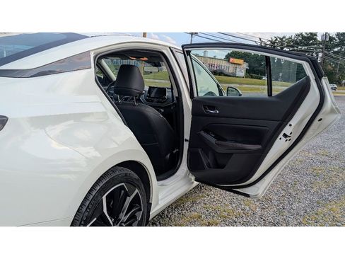 Used 2023 Nissan Altima 2.5 SR image 12