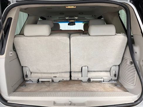 Used 2010 GMC Yukon SLT w/ SLT-2 Equipment Package AWD/4WD image 15