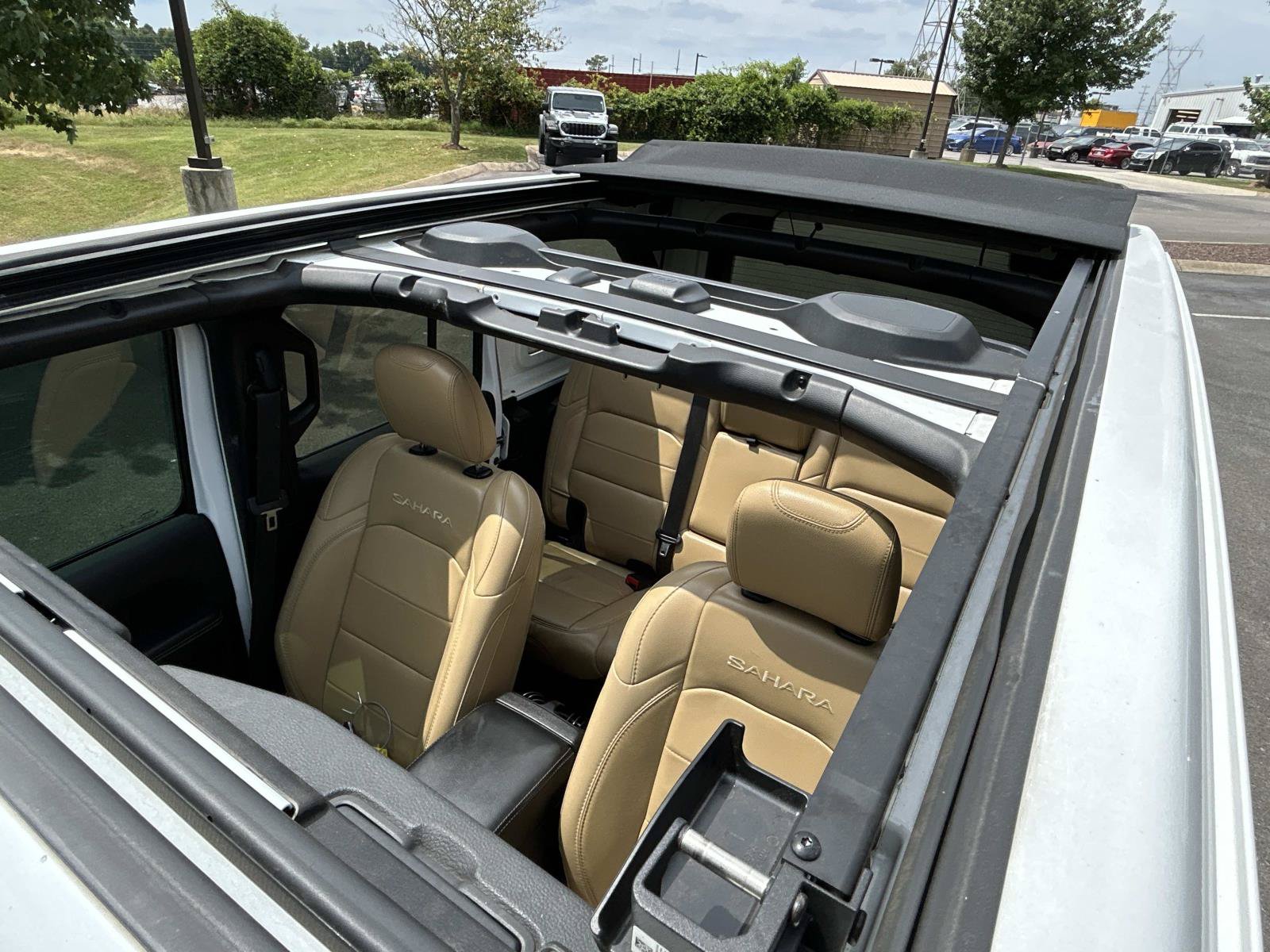 Used 2019 Jeep Wrangler Unlimited Sahara AWD/4WD image 31