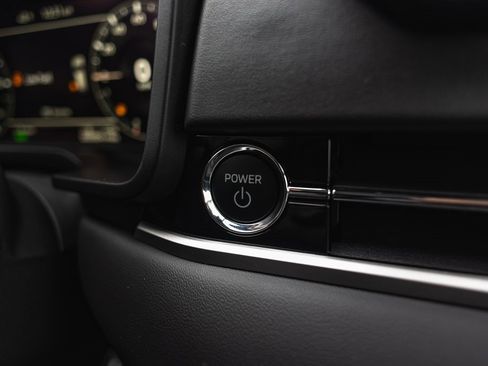 New 2025 Mitsubishi Outlander SE image 14