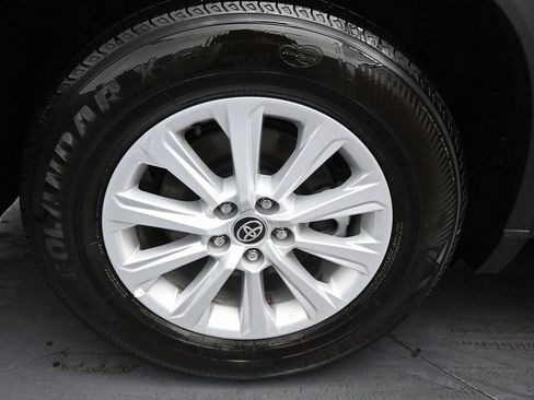 Used 2024 Toyota Grand Highlander XLE image 41