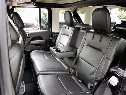 Used 2021 Jeep Wrangler Unlimited Rubicon 4xe image 18