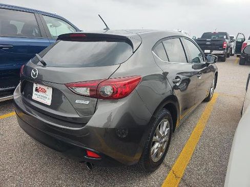 Used 2016 MAZDA MAZDA3 i Touring FWD image 2