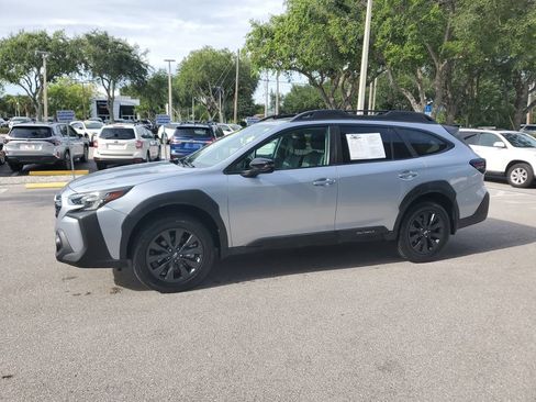 Used 2023 Subaru Outback Onyx Edition AWD/4WD image 2