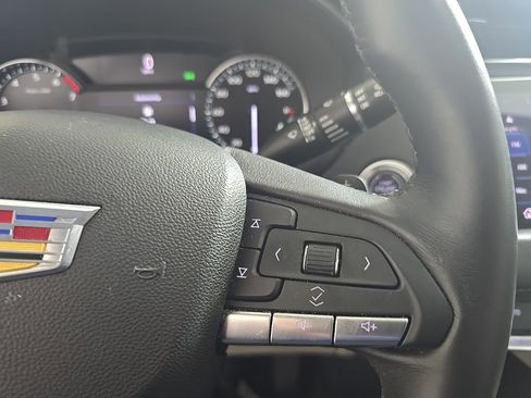 Used 2023 Cadillac XT4 Luxury image 12